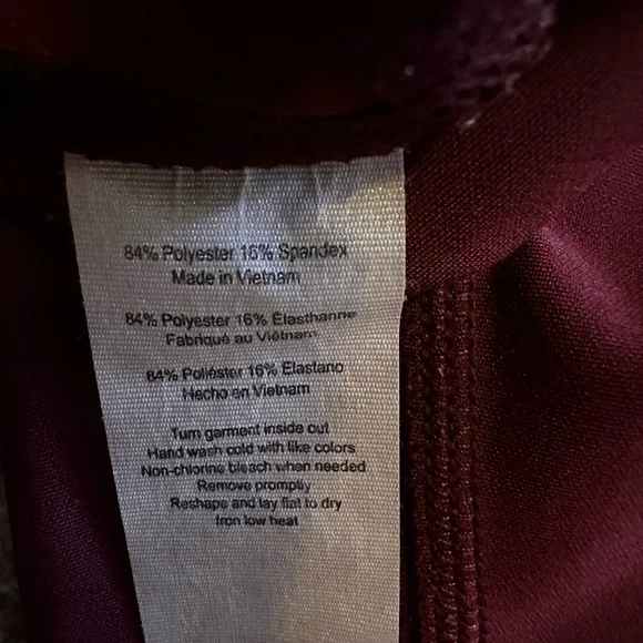 Alo Airbrush Tech Lift High Waist Leggings | Black Cherry | Small - Picture 7 of 8